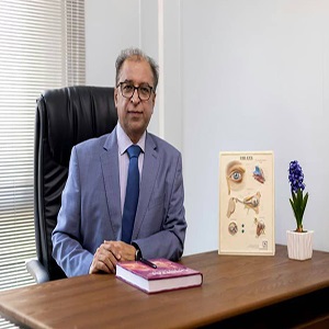 دکتر محمد اسحاقی جراح و متخصص چشم 