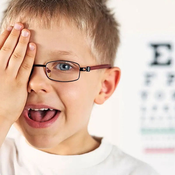 بیماری های چشمی در کودکان، علائم و روش های درمان